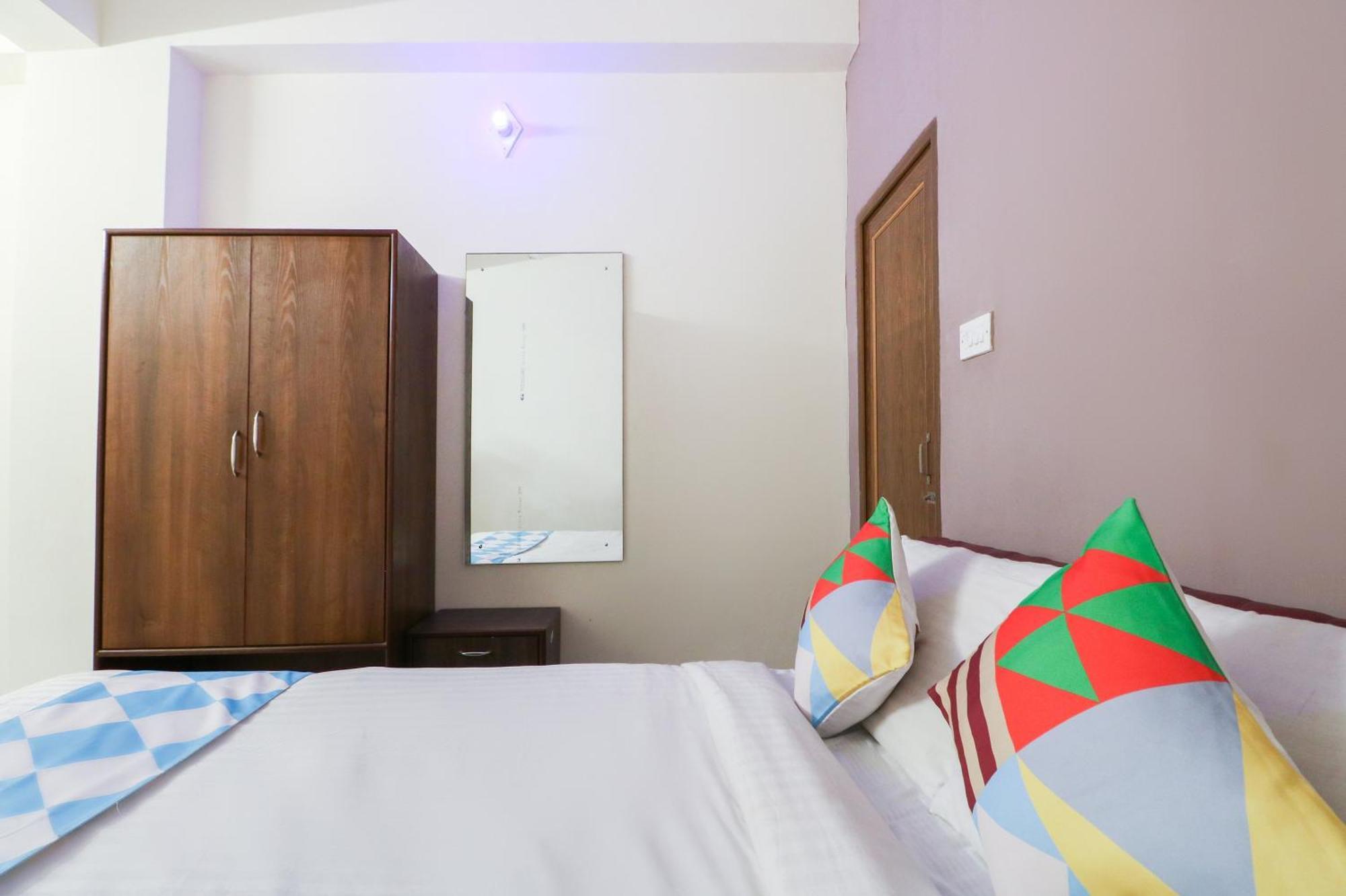 Hotel O Adri Near Metro Station Dam Dam