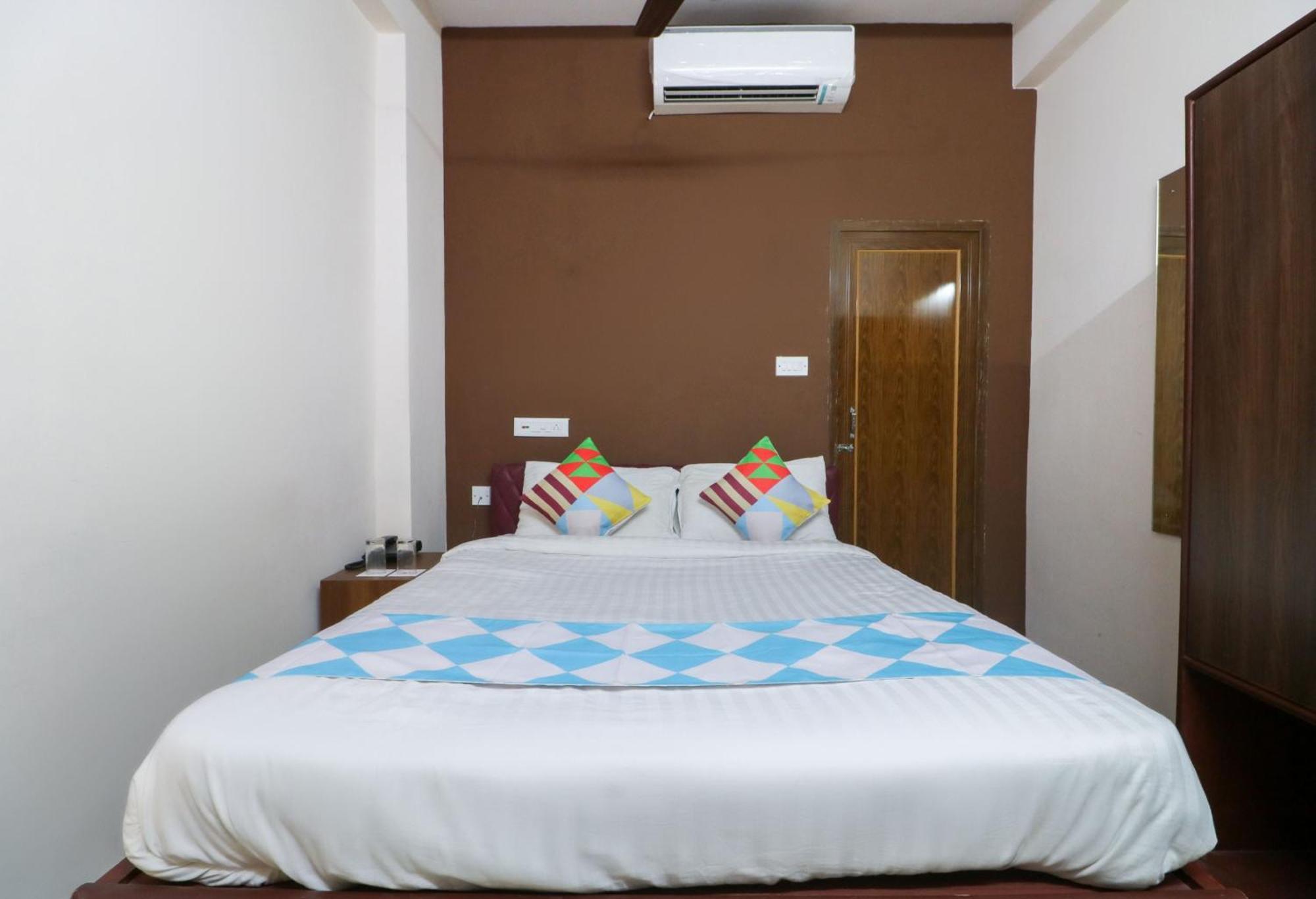 Hotel O Adri Near Metro Station 4*